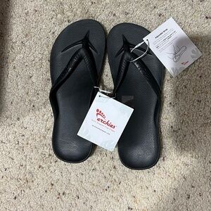 Archies black sandals flip flop thong men’s 6, women’s 7 new NWT